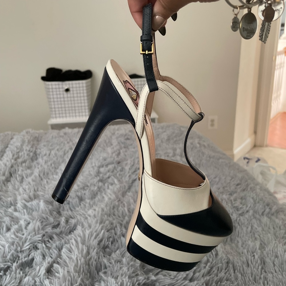 AUTH Gucci Angel Platform T-Strap Pump SZ. 37